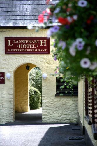 Llanwenarth Hotel And Riverside Restaurant Абъргавени Екстериор снимка
